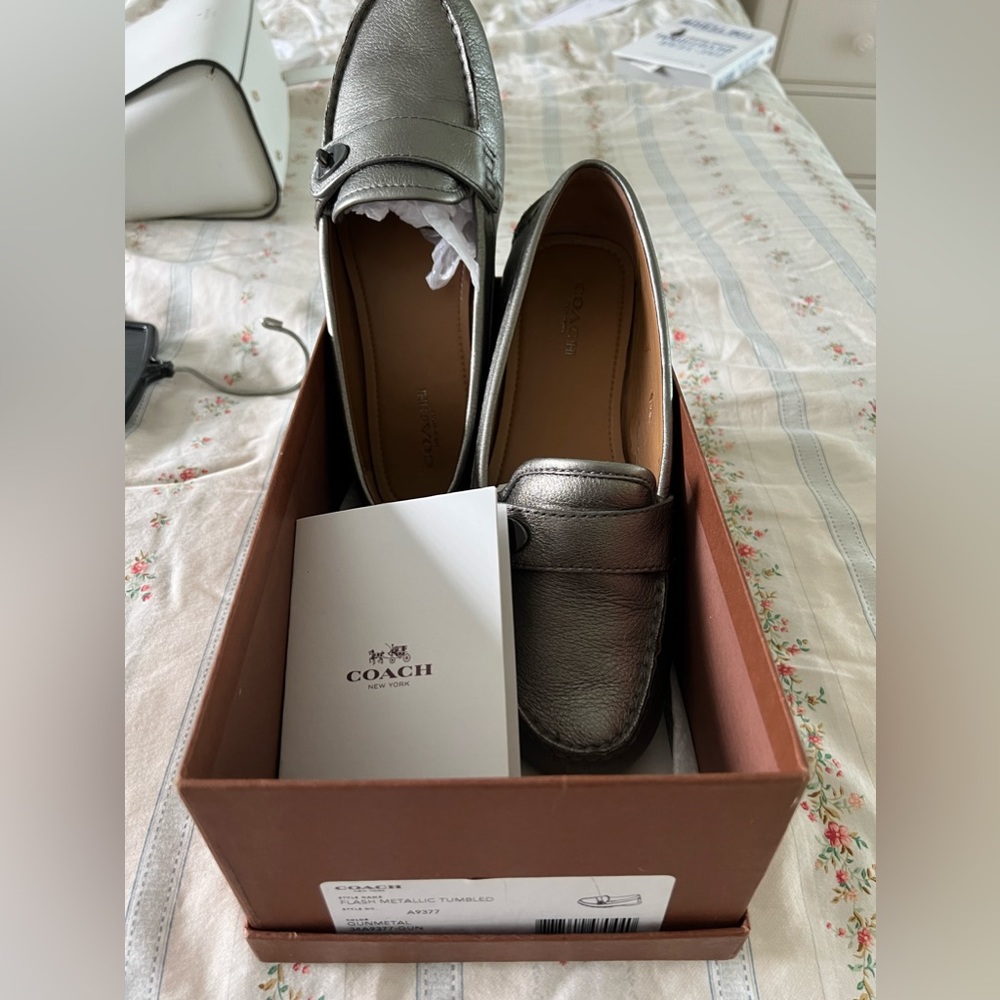 Coach women’s loafer, driving moc 7.5